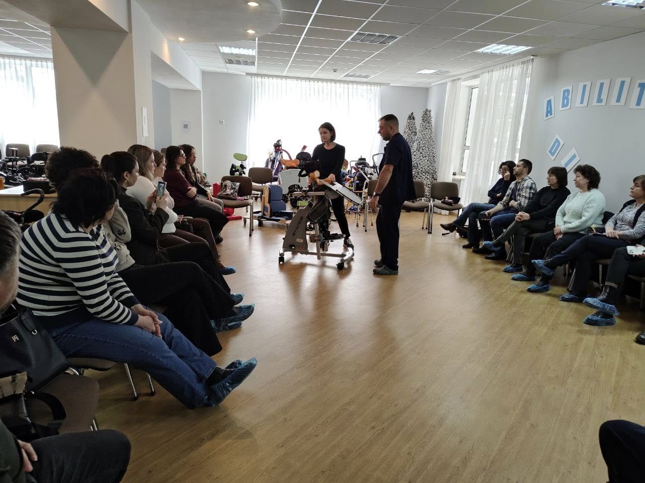 Specialiștii din 14 centre de intervenție timpurie din Republica Moldova au beneficiat de instruire în domeniile tehnologii asistive și reabilitare timpurie